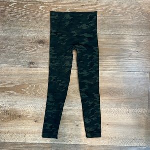 Spanx size Medium green camo leggings